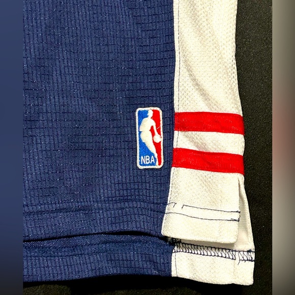 Vintage Nike NBA official (Boys:M) Basketball Jersey - Picture 2 of 5